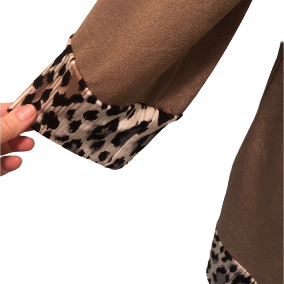 Chico’s Travelers Slinky Classic Knit Animal Print Border Cardigan Jacket S - Picture 4 of 8